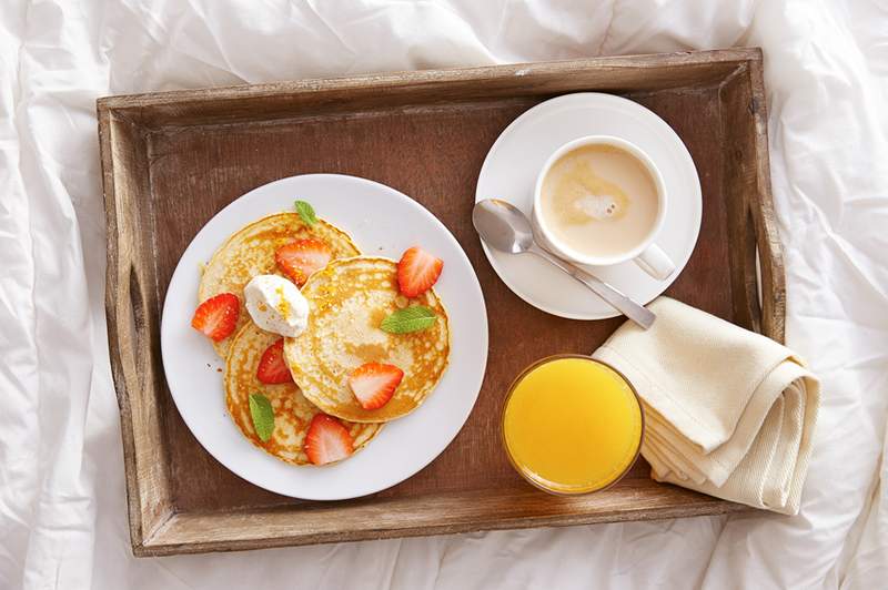 Hvorfor en kaffeekspert og en diætist rådgiver dig kraftigt over den orange-juice-in-coffee-trend