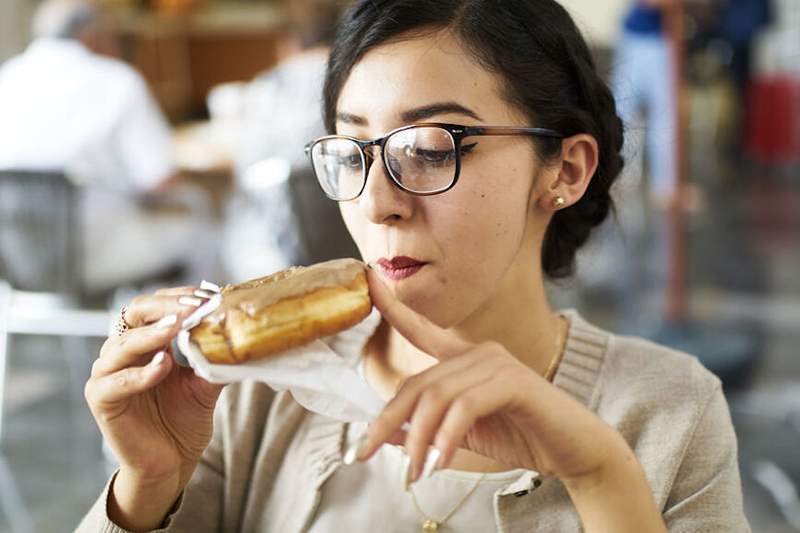 La ciencia detrás de sus antojos de comida salvaje en su período