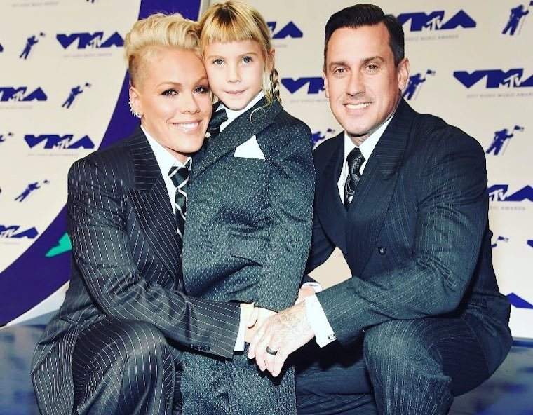 Pink le enseña a su hija la filosofía más inspiradora del cuerpo