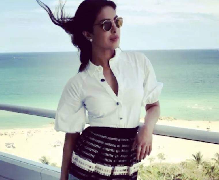 De 7 ting Priyanka Chopra pakker altid i sin strandpose