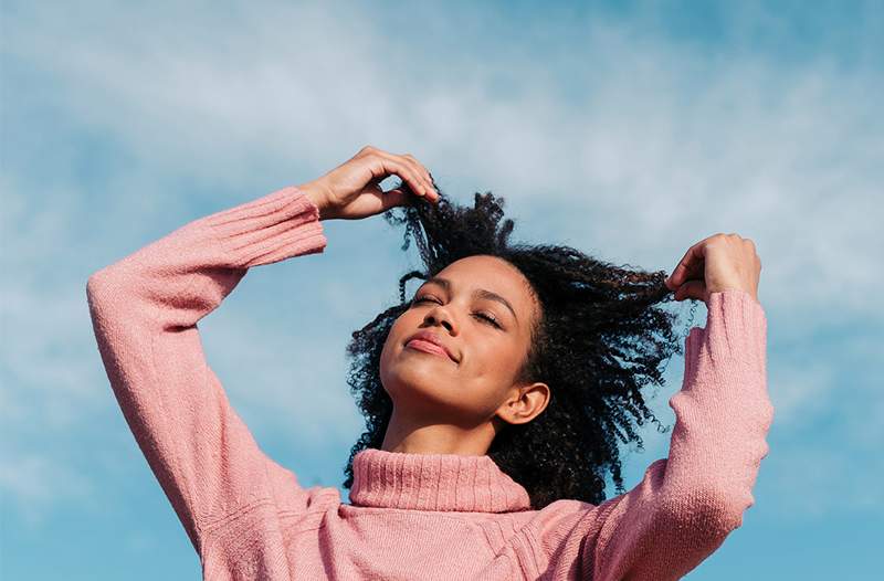 `` Je suis dermatologue, et c'est pourquoi je recommande d'utiliser un humidificateur pour la santé des cheveux ''