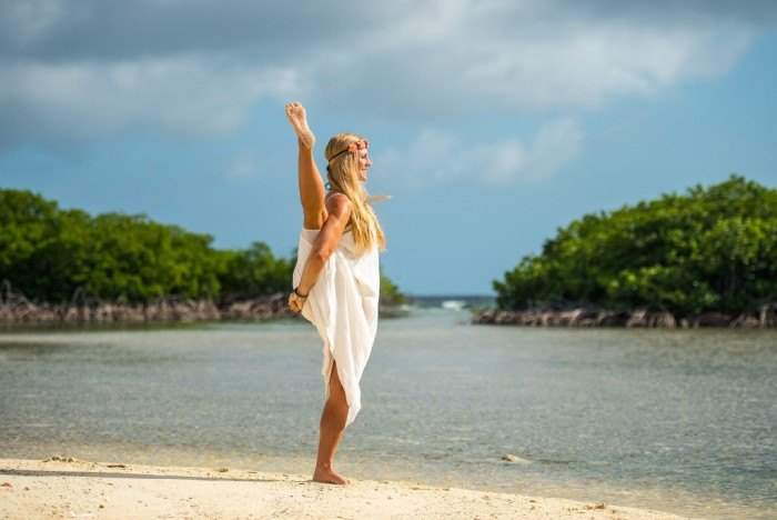 De Ayurvedische rituelen en yoga-video's die Rachel Brathen's Day schoppen