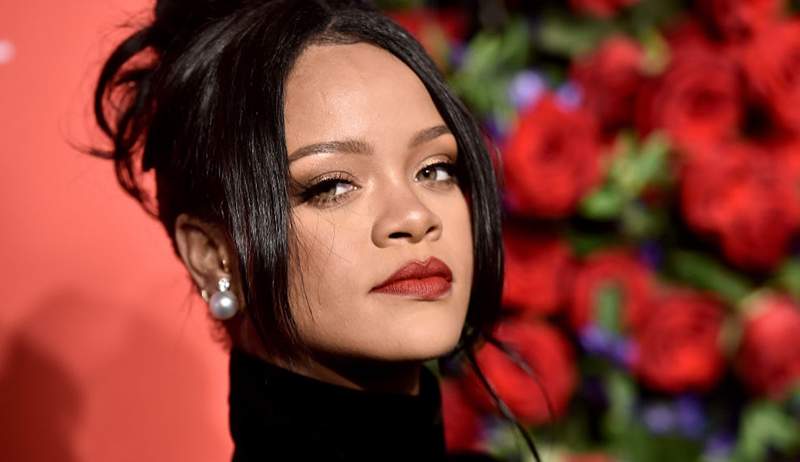 Batalkan wajah Kimia Peel-Rihanna anda 1 minit kegemaran jauh lebih baik