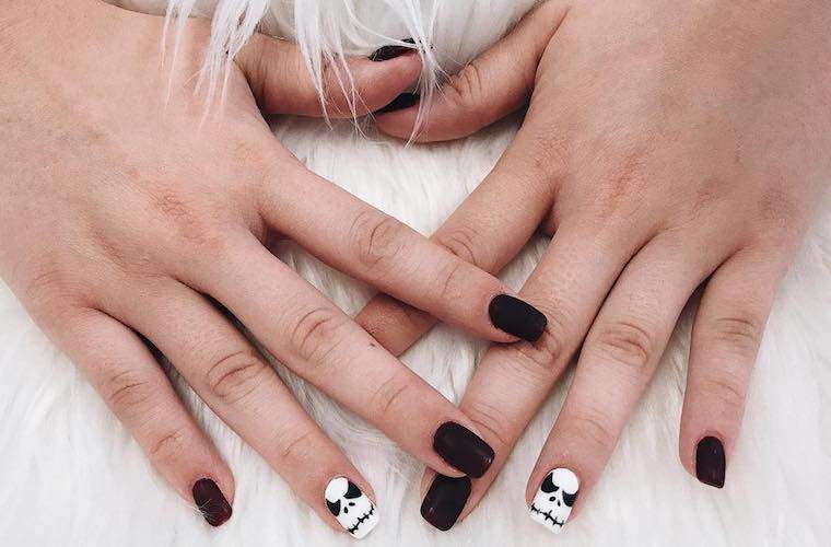 6 manieren om in de Halloween -geest te komen met creatieve manicure -kunst