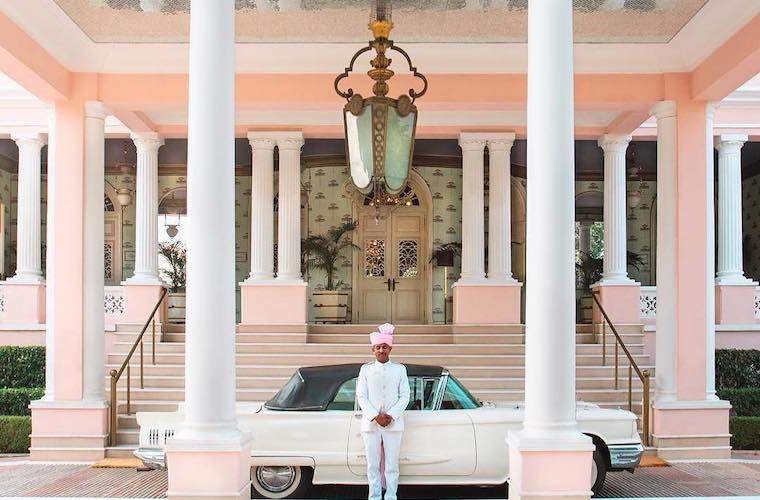 Akun Instagram ini akan menambah dosis suasana Surrealisme Wes Anderson ke Feed Anda