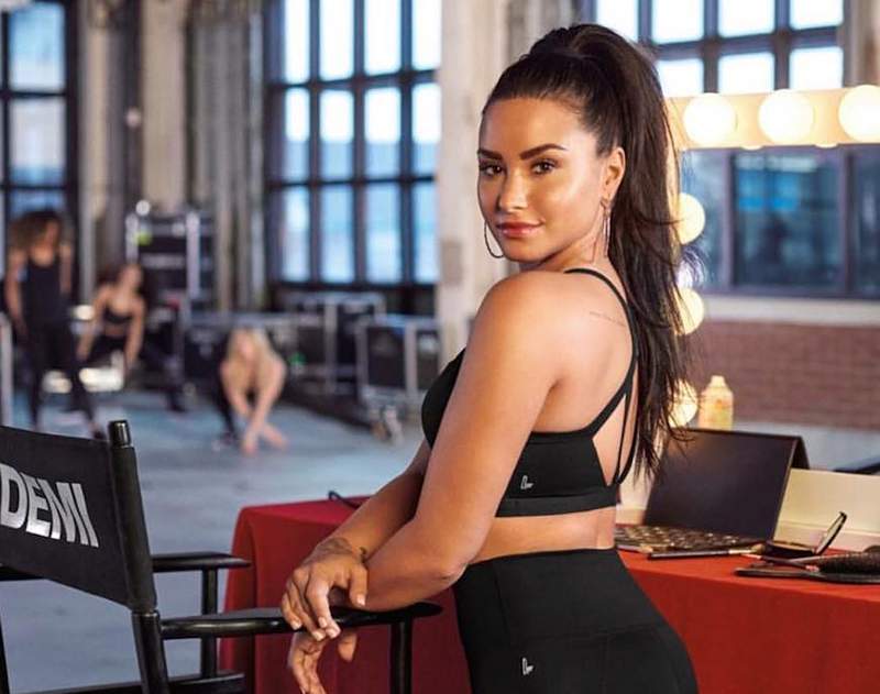 É isso que a rotina de exercícios de Demi Lovato parece-de começar a terminar