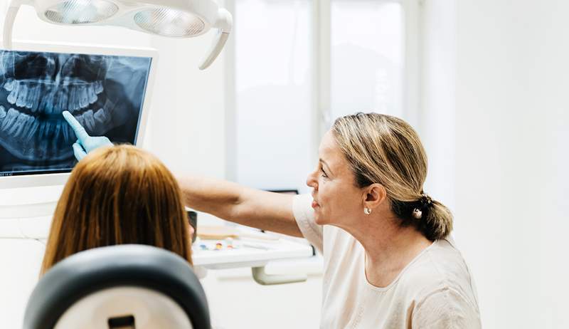 Satu tempat mengejutkan di mana kebiasaan tidur Anda yang buruk bisa muncul? Kantor dokter gigi