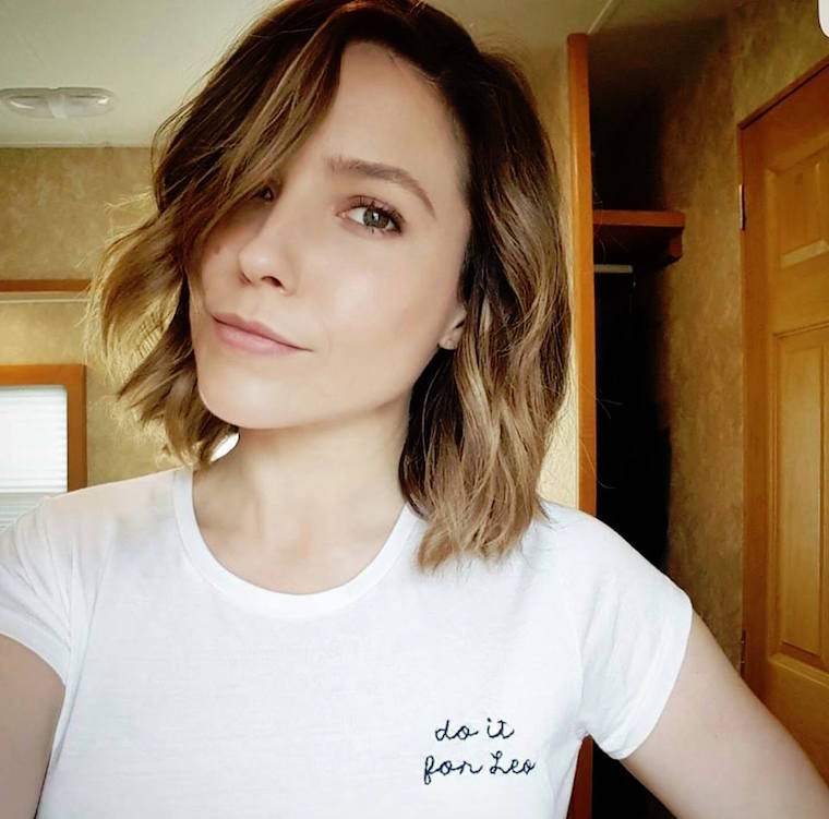 Cara pintar Sophia Bush menggunakan sup tulang untuk memacu minggunya