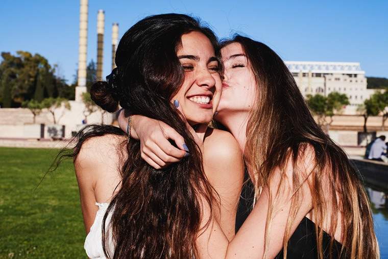 Por que você pode agradecer à sua amiga adolescente por você estar mentalmente saudável hoje