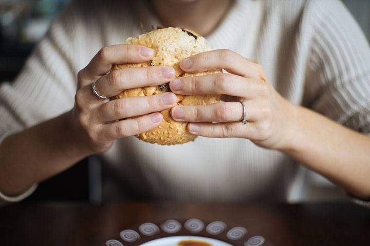 Perché manchi troppo quando sei stressato e come rompere il ciclo