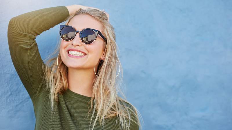 Contrariamente alla credenza popolare, la peggiore bevanda per colorare i denti non è né vino né caffè