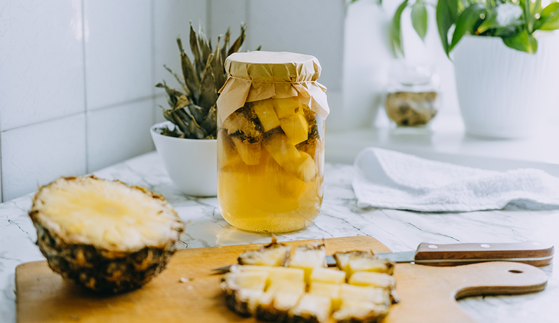 2 hafta boyunca Tepache içmeyi denedim-Şimdi RDS'nin neden ananas bevinin bağırsak sağlığı için bir '1-2 yumruk' paketlediğini söylediğini anlıyorum