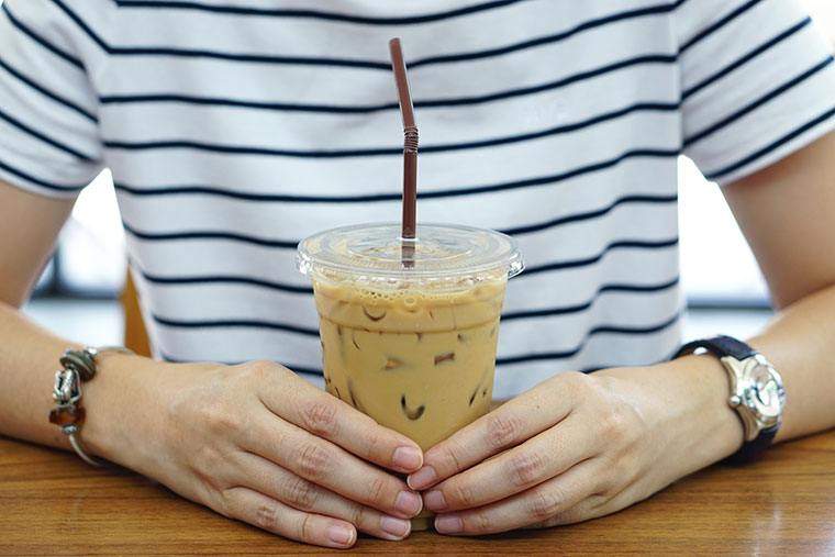 Kodėl šiais metais jūsų ledinė kava iš „Starbucks“ gali būti daug stipresnė