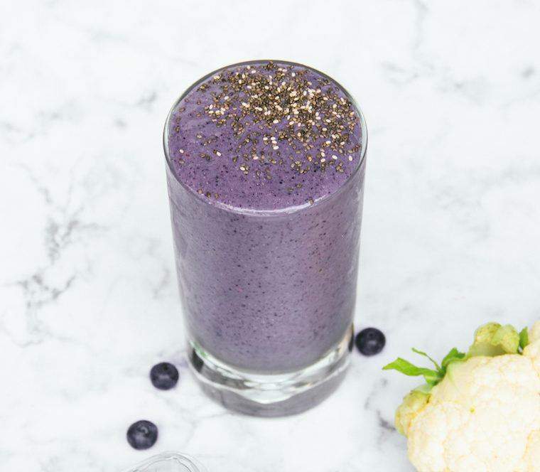 Ta recept z beljakovinami vas bo prepričal, da cvetačo postavite v vse vaše smoothije