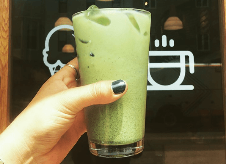 7 façons d'obtenir votre correctif de matcha à la volée