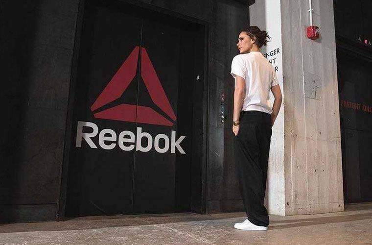 „Victoria Beckham“ bendradarbiauja su „Reebok“ 2018 m. Kolekcija