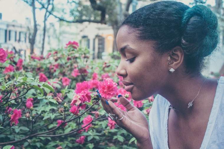 17 incredibili profumi naturali su cui vorrai sfoggiare al più presto